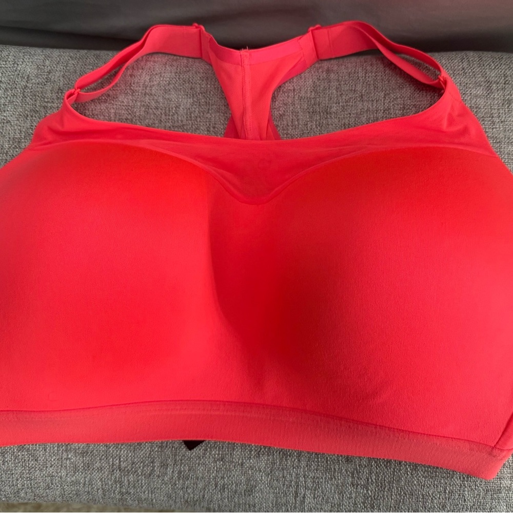 Victoria's Secret Sports Bra Racerback maximum support 38DDD NWT